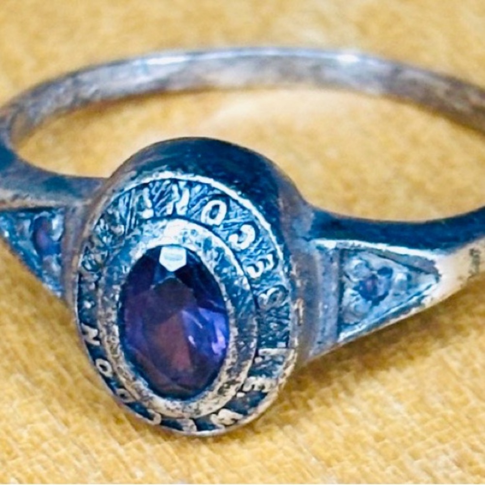 Stunning Purple and Silver Women's Ring